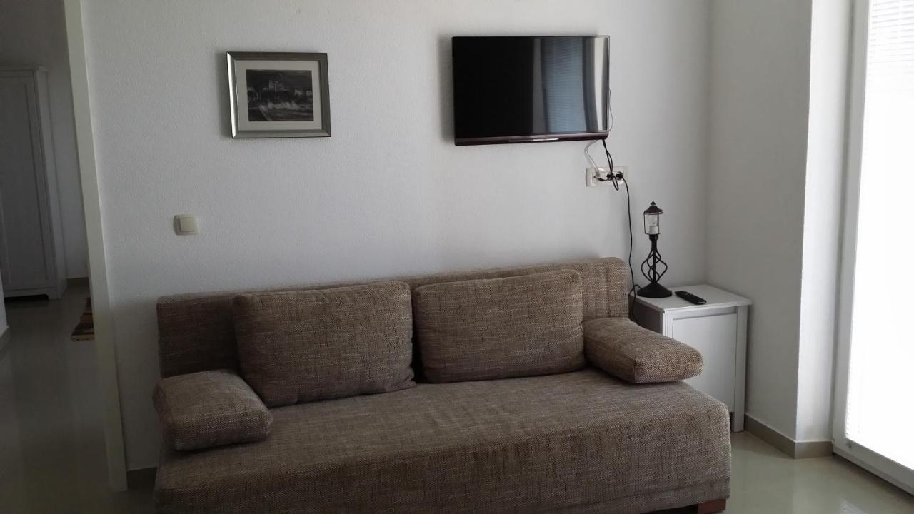 Apartments Lucija Брела Екстериор снимка