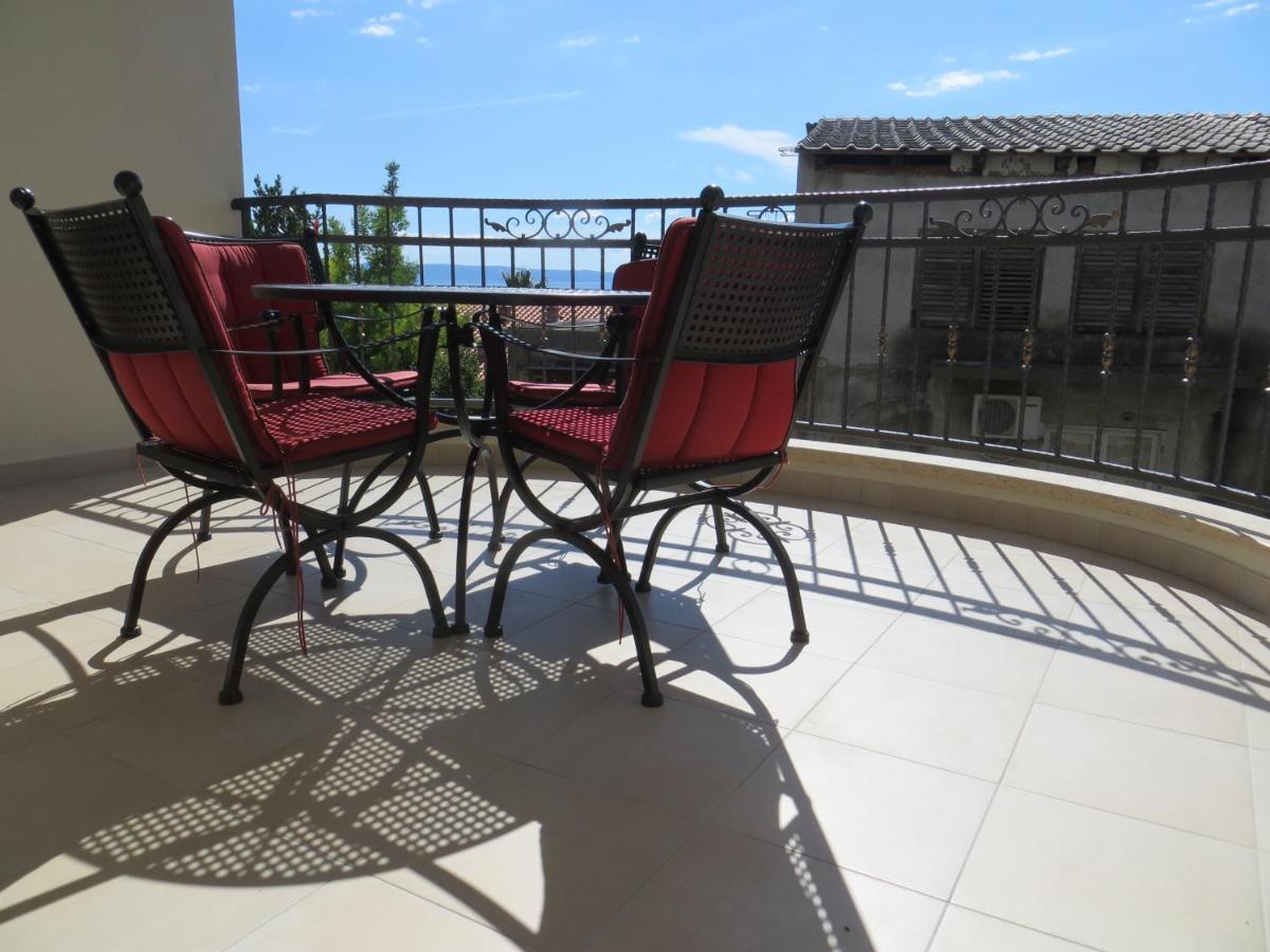 Apartments Lucija Брела Екстериор снимка