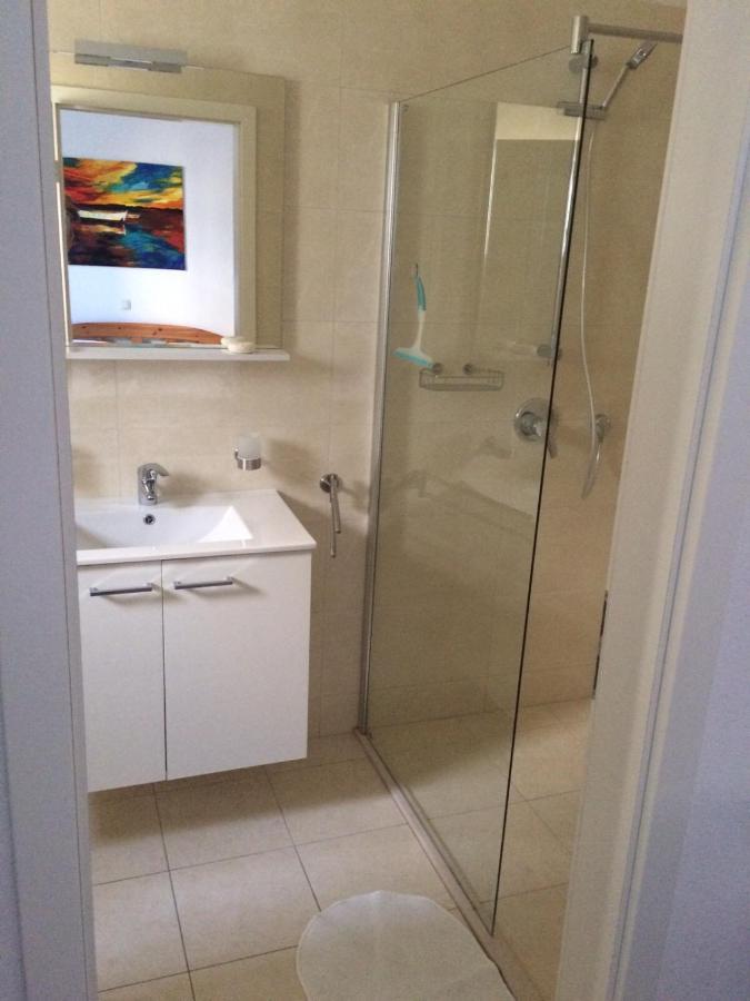Apartments Lucija Брела Екстериор снимка