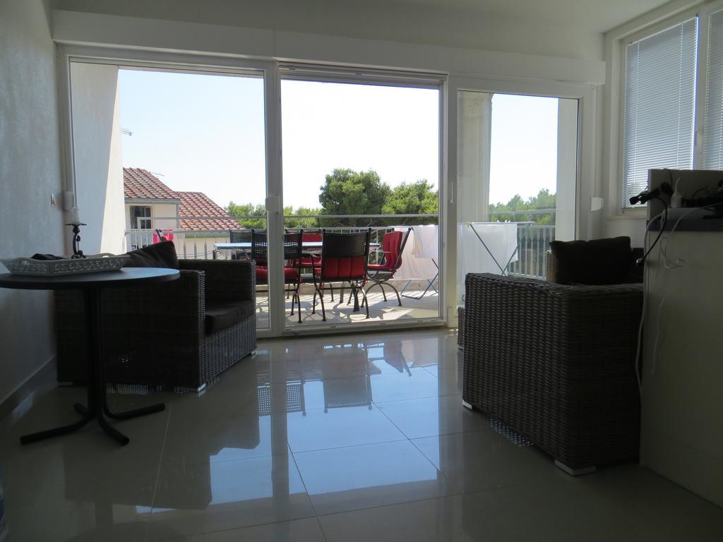 Apartments Lucija Брела Екстериор снимка
