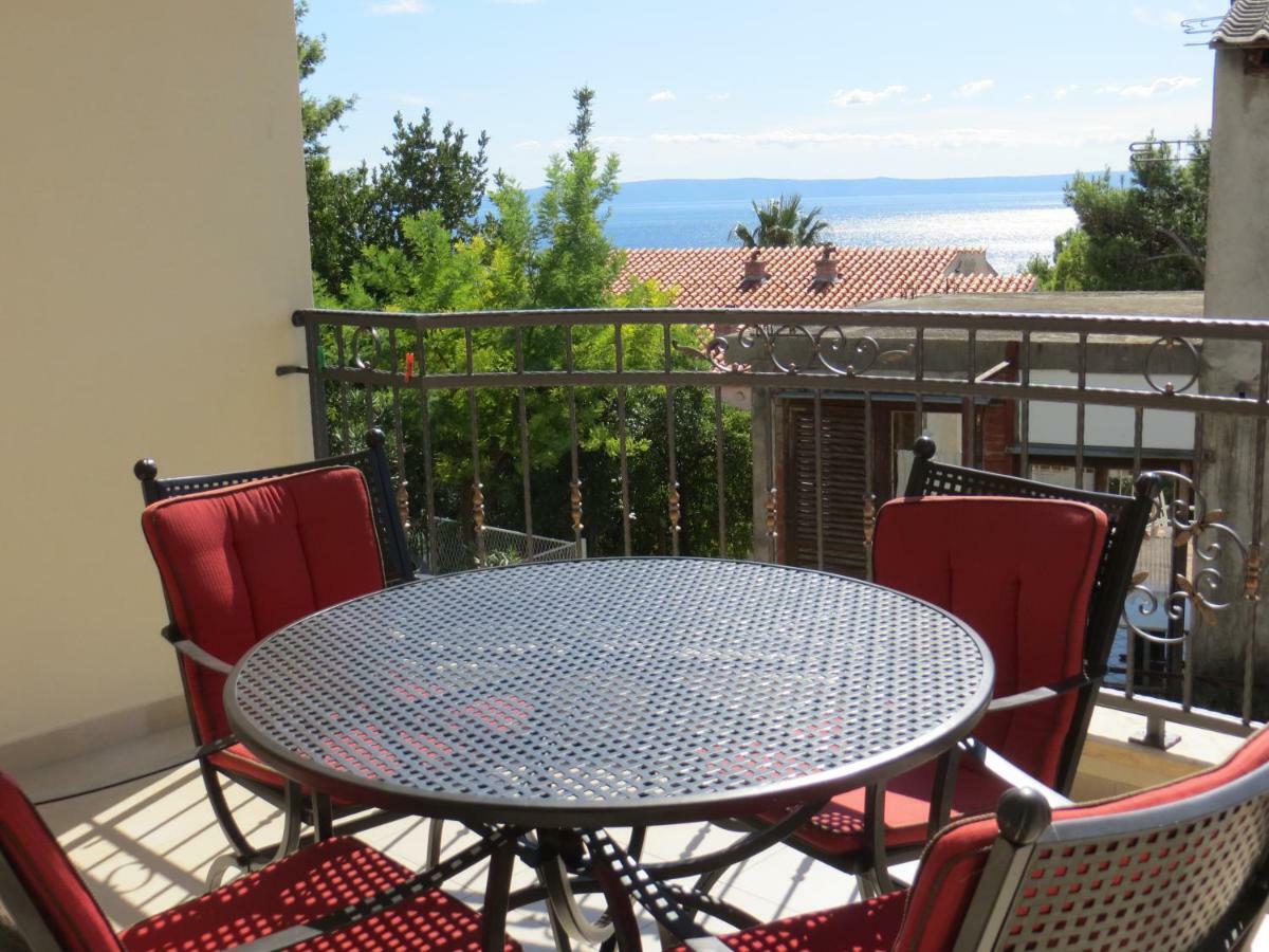 Apartments Lucija Брела Екстериор снимка